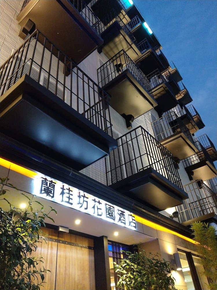 Lan Kwai Fong Garden Hotel