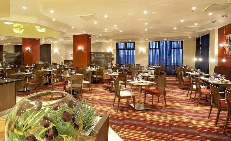 Doubletree by Hilton Dartford Bridge