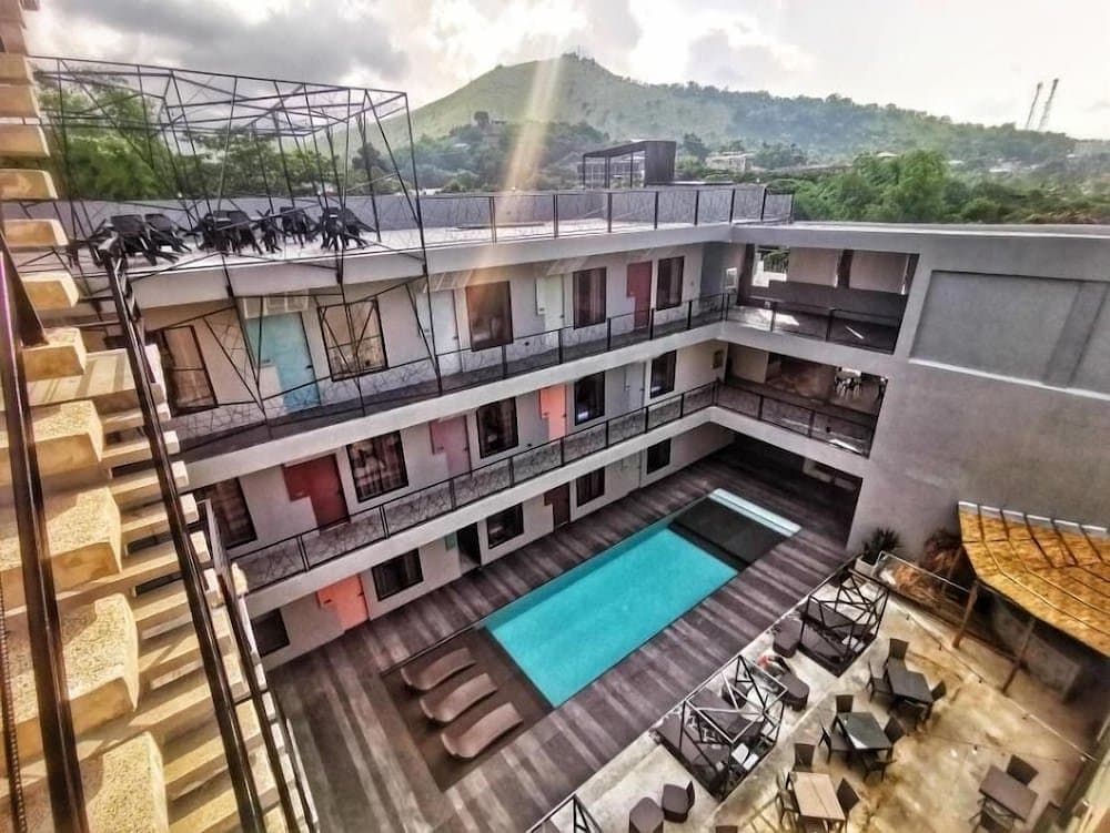 센베아 호텔 코론 / Zenvea Hotel Coron