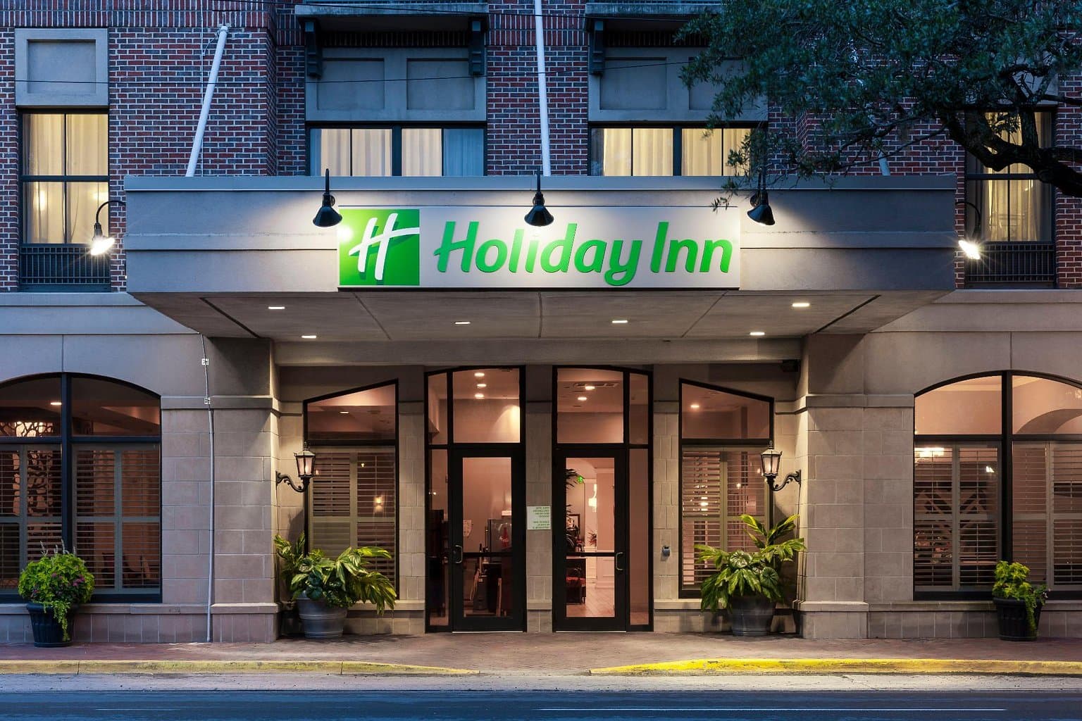 Holiday Inn Savannah Historic District IHG Hotel