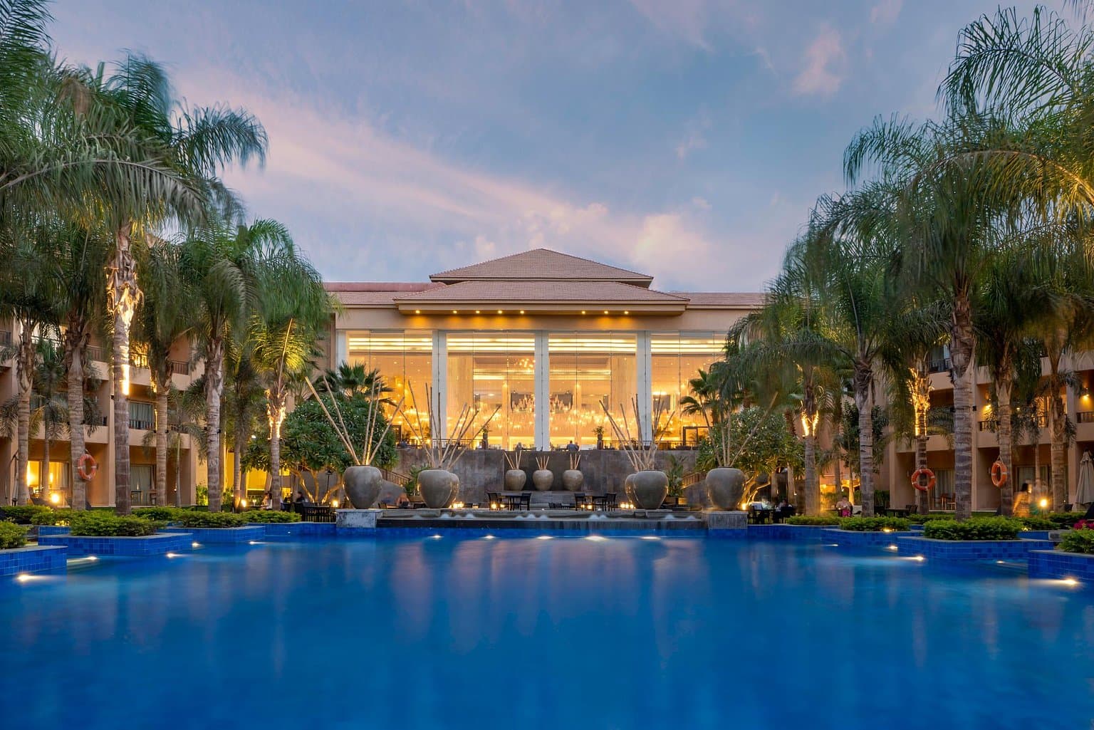 Dusit Thani LakeView Cairo