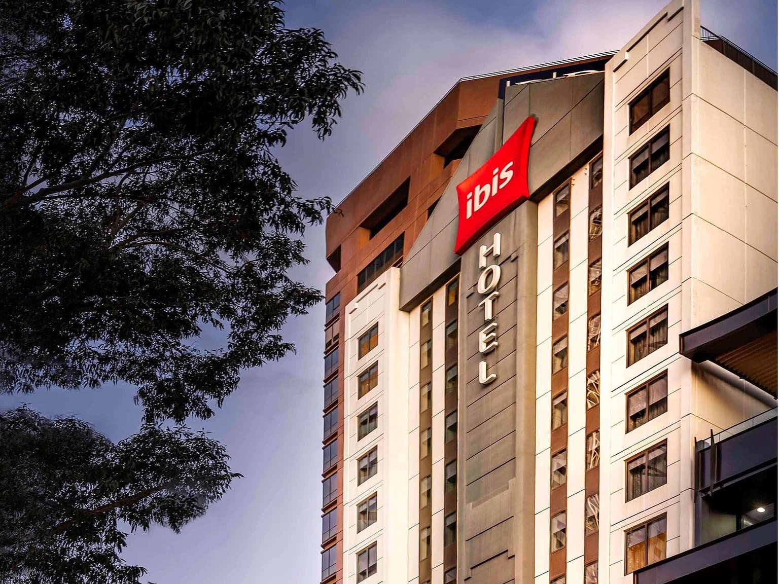 ibis Melbourne Hotel & Apartments
