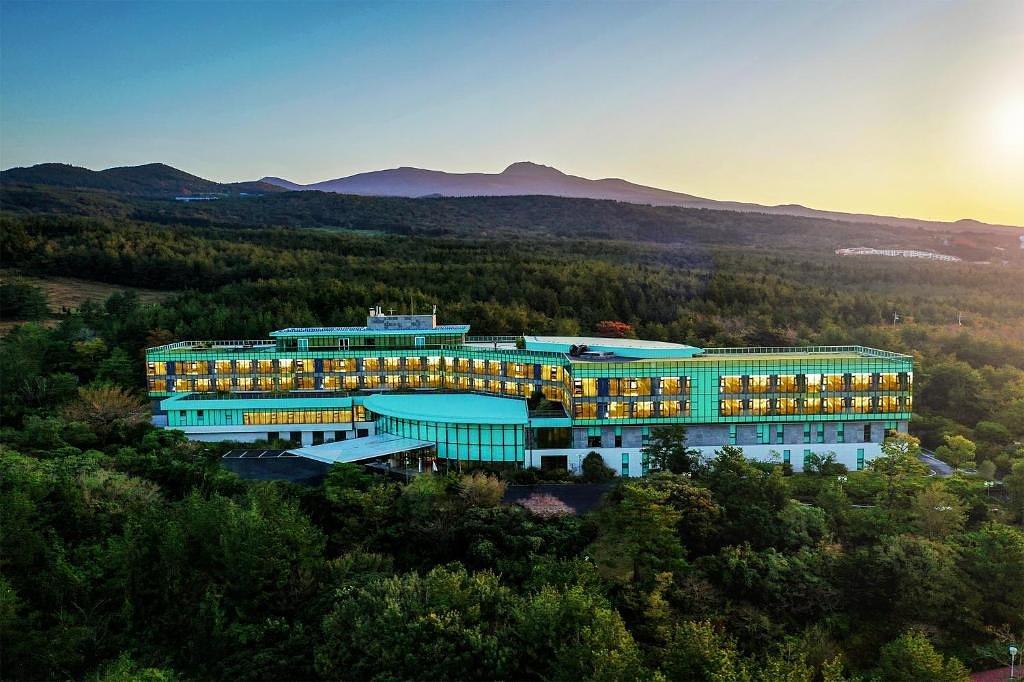 WE Hotel Jeju ＊HafH Exclusive Promotion Available!