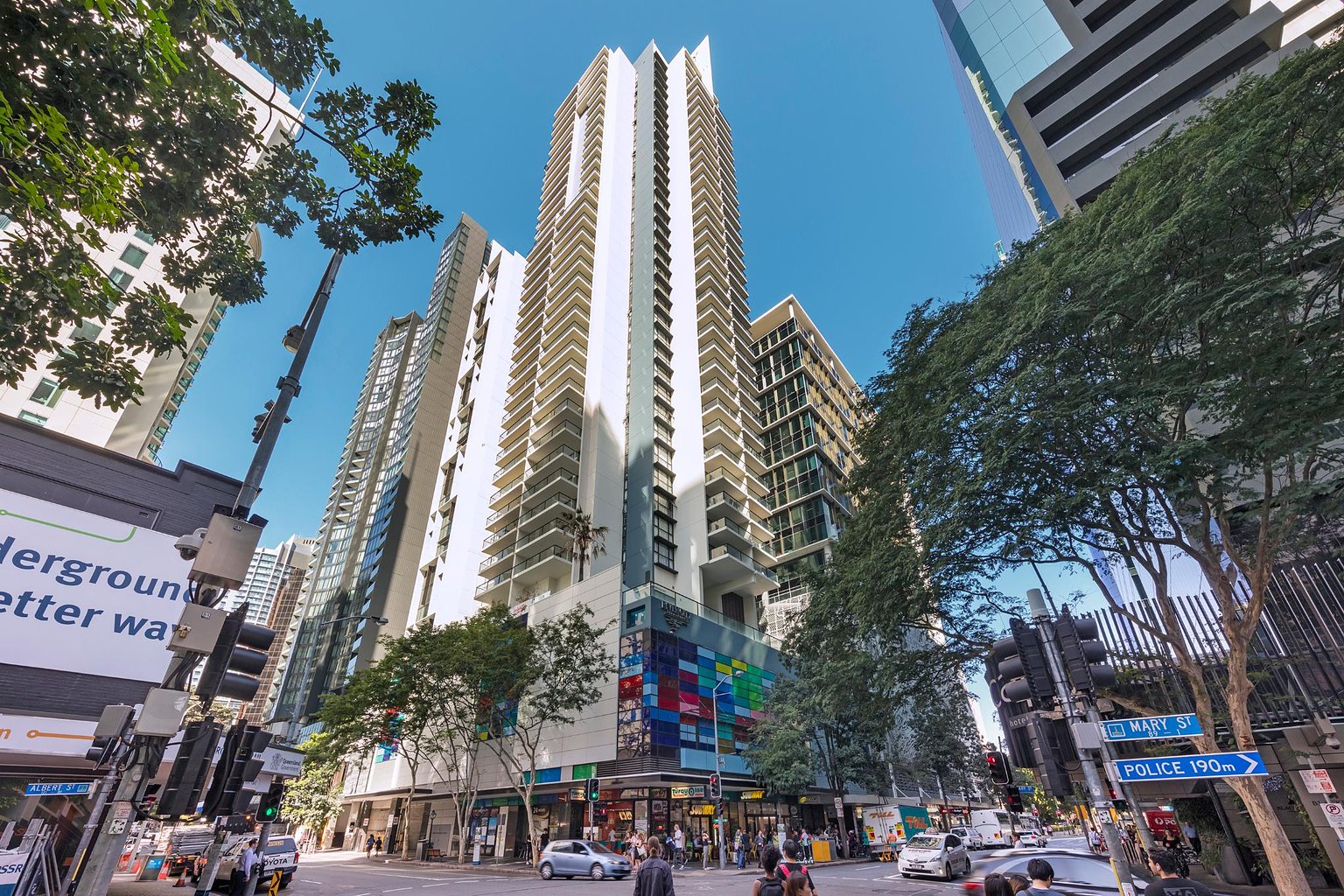 Oaks Brisbane River City Suites