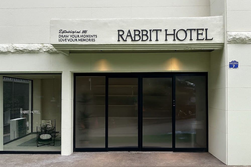 Rabbit Hotel