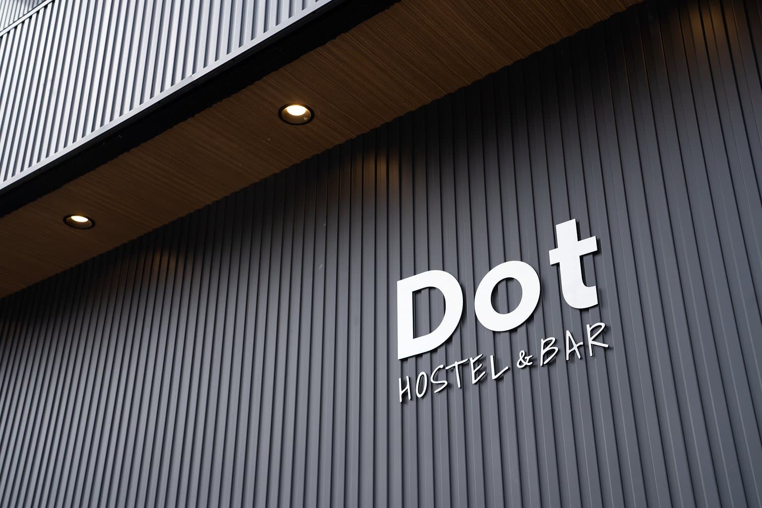 Dot Hostel&Bar