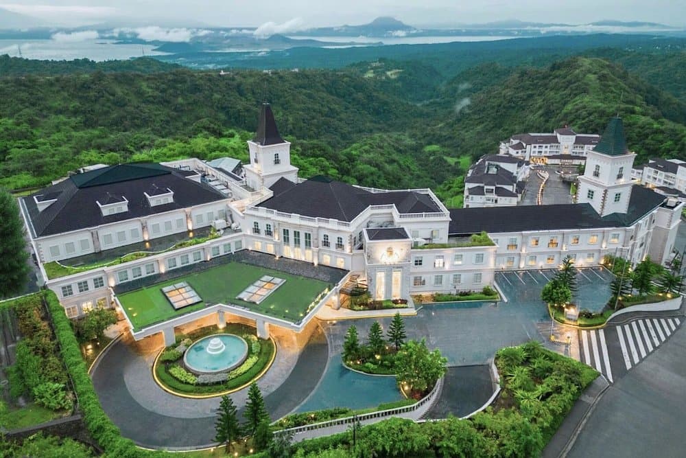 近塔加泰的雙湖飯店 / Twin Lakes Hotel - near Tagaytay