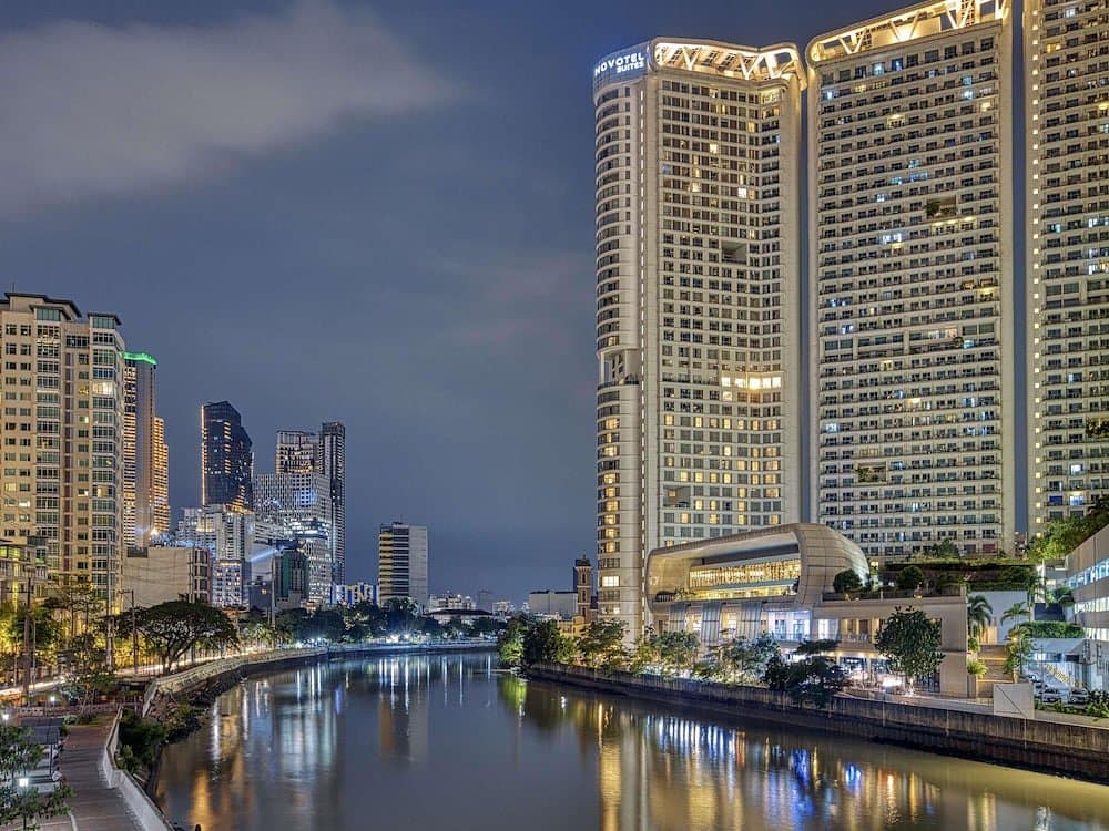 Novotel Suites Manila at Acqua