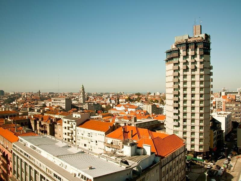 Dom Henrique - Downtown