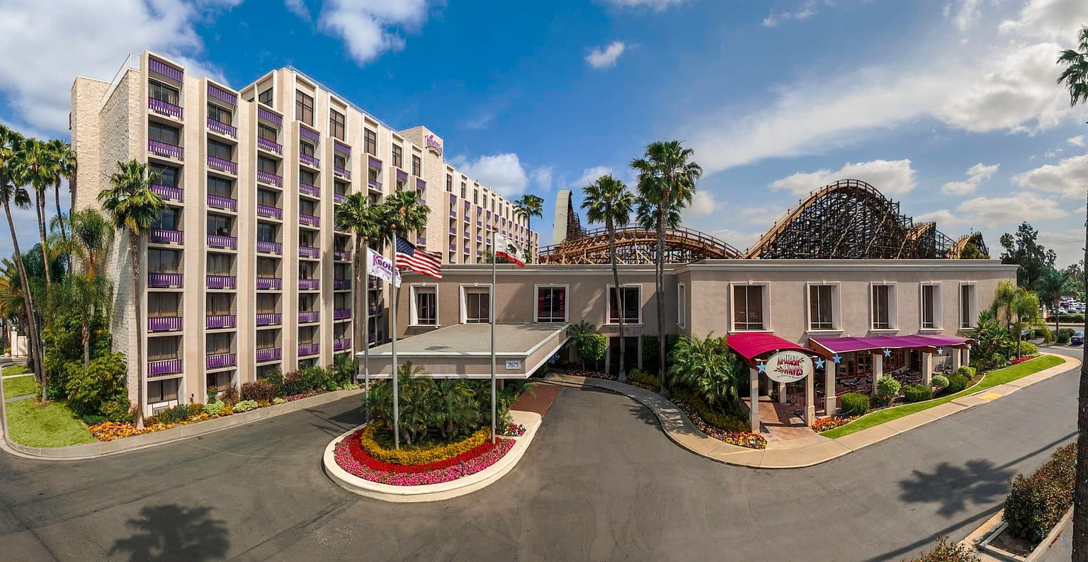 Knott's Berry Farm Hotel