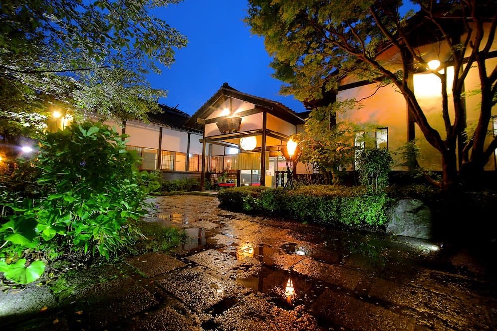 Sakura Sakura Hot Springs