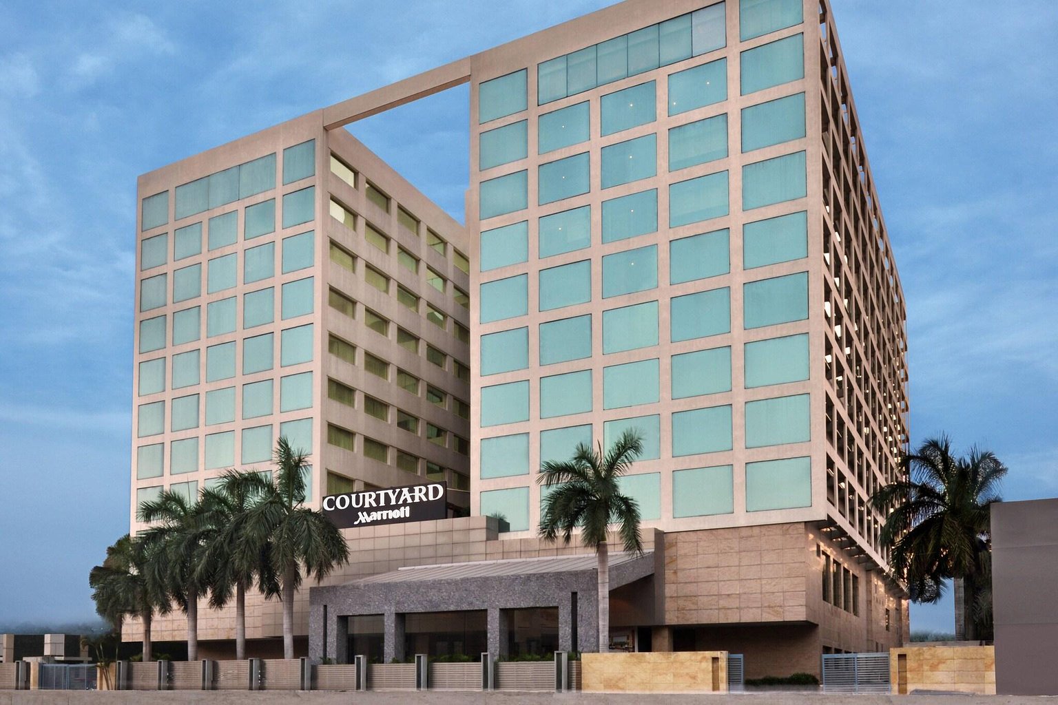  Courtyard by Marriott Chennai