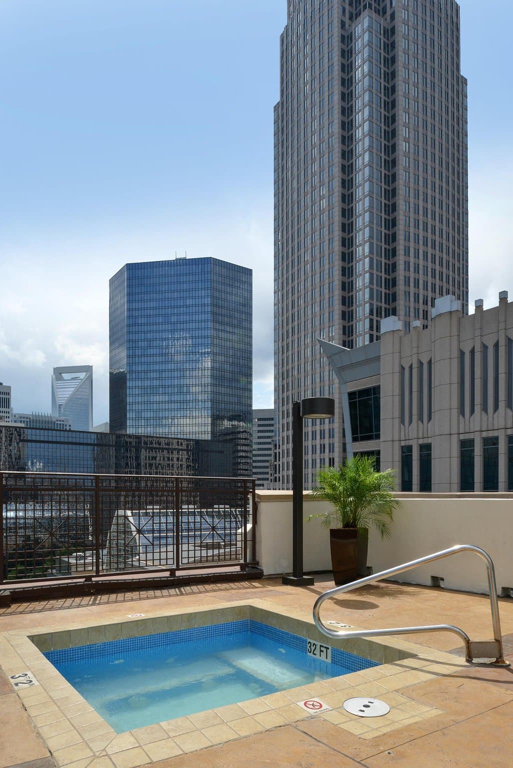 DoubleTree by Hilton Charlotte City Center