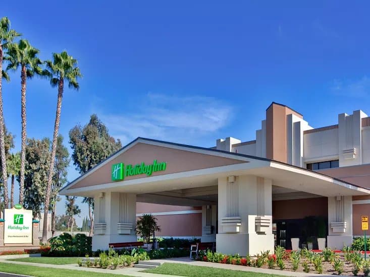 Holiday Inn & Suites Anaheim