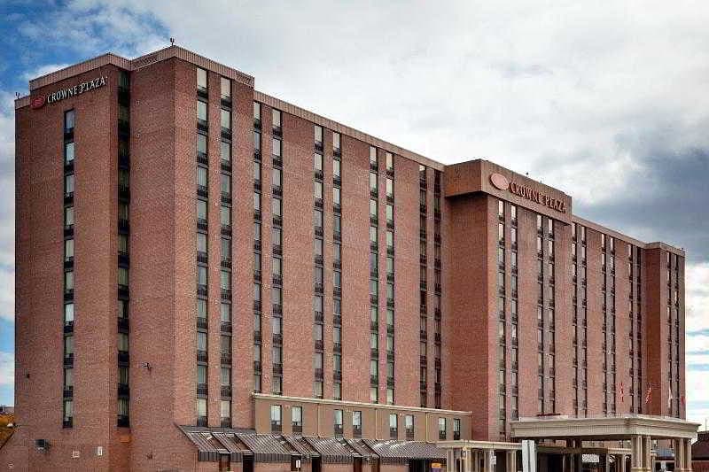 Crowne Plaza Toronto Airport