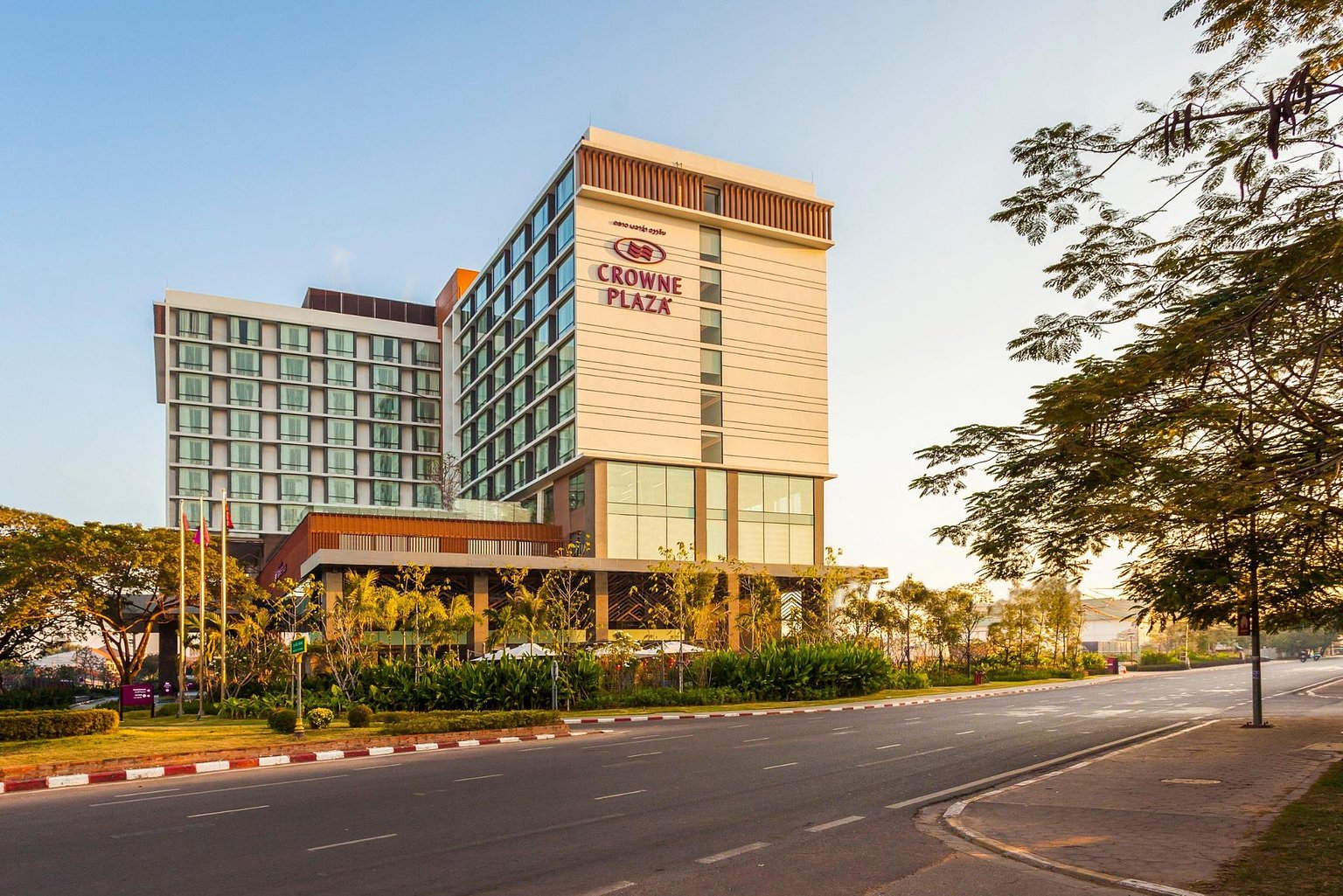 Crowne Plaza Vientiane