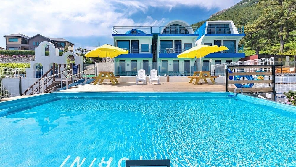 SANTORINI N Pension