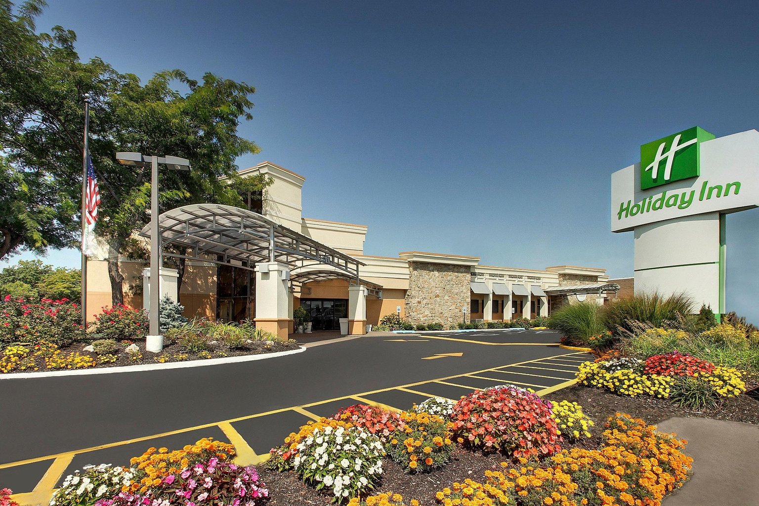 Holiday Inn Westbury-Long Island