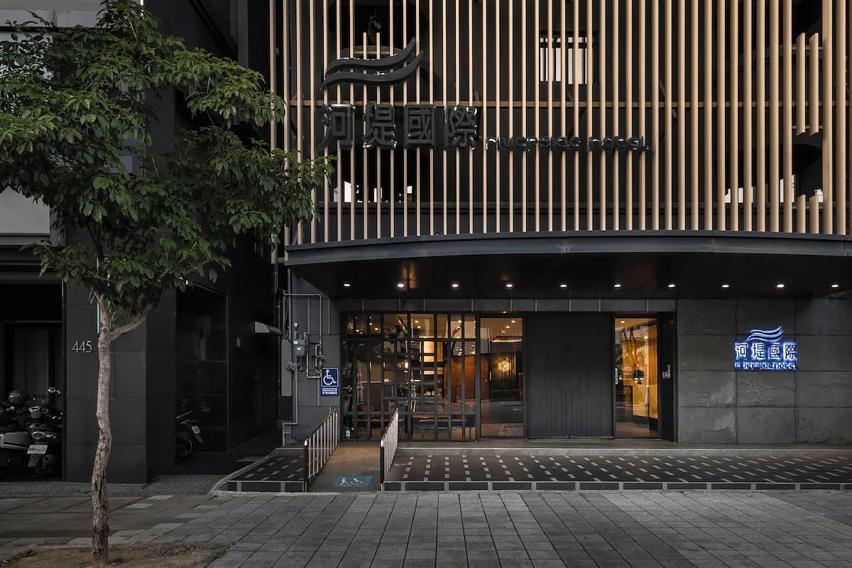 The Riverside Hotel International Airport