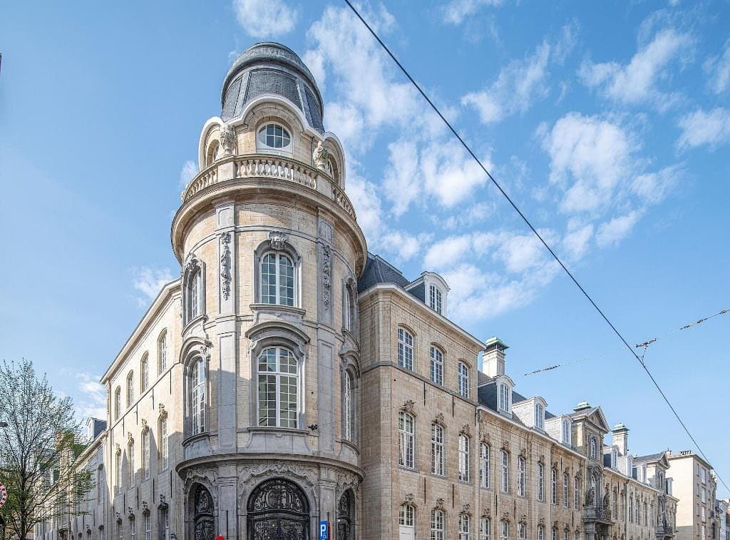 Sapphire House Antwerp, Autograph Collection