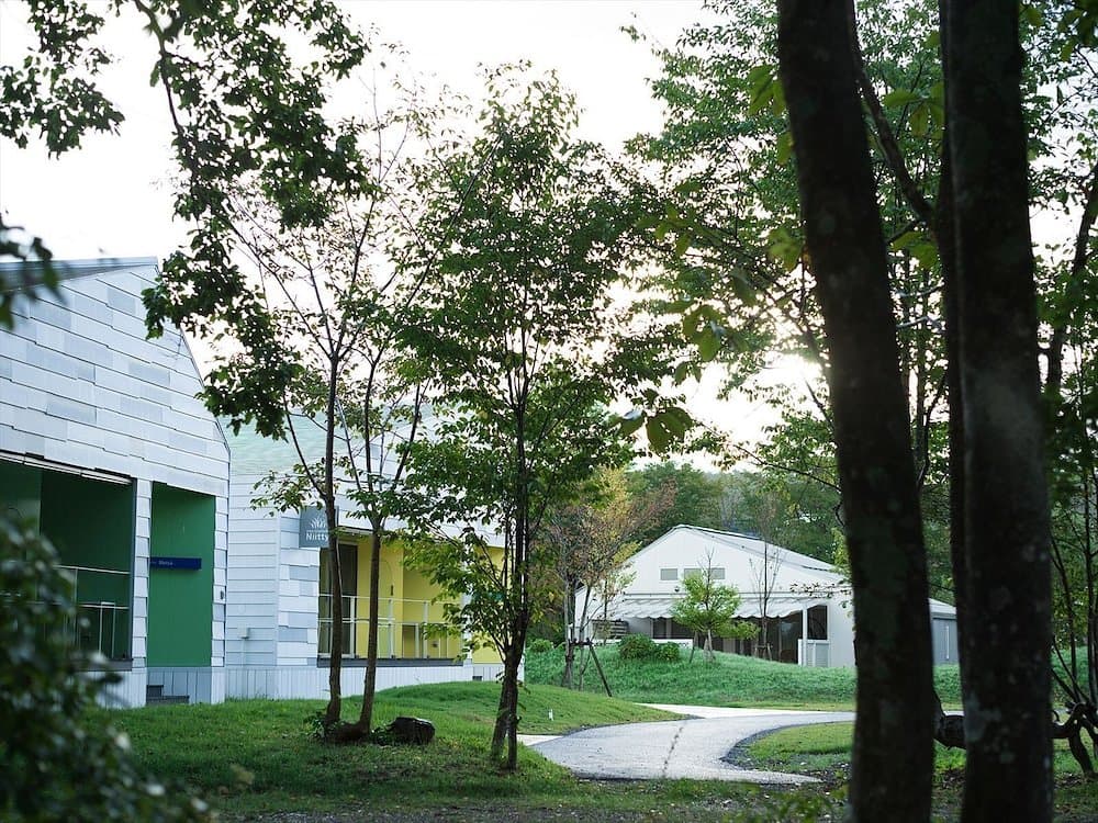 Holiday House Green Garden