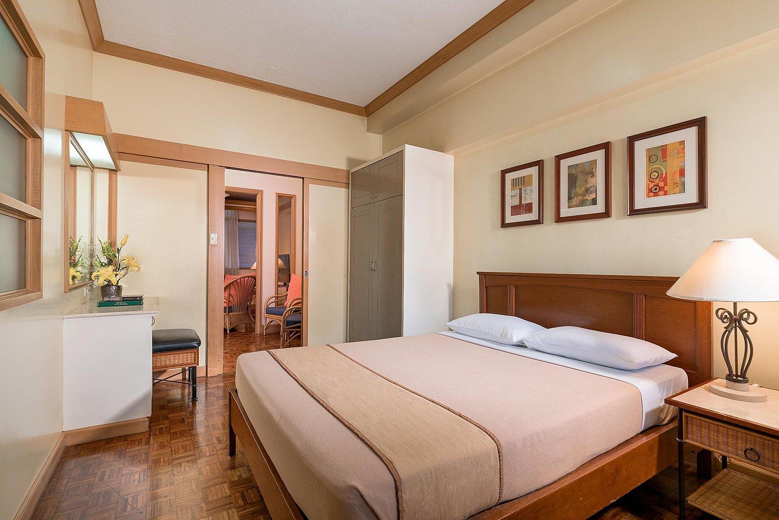 One Bedroom Suite Queen - Tropicana Suites Hotel