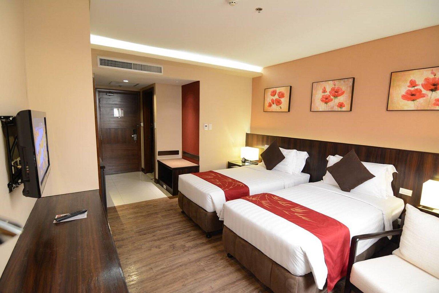 Superior Room with 2 Single Beds - Ramada by Wyndham Manila Central