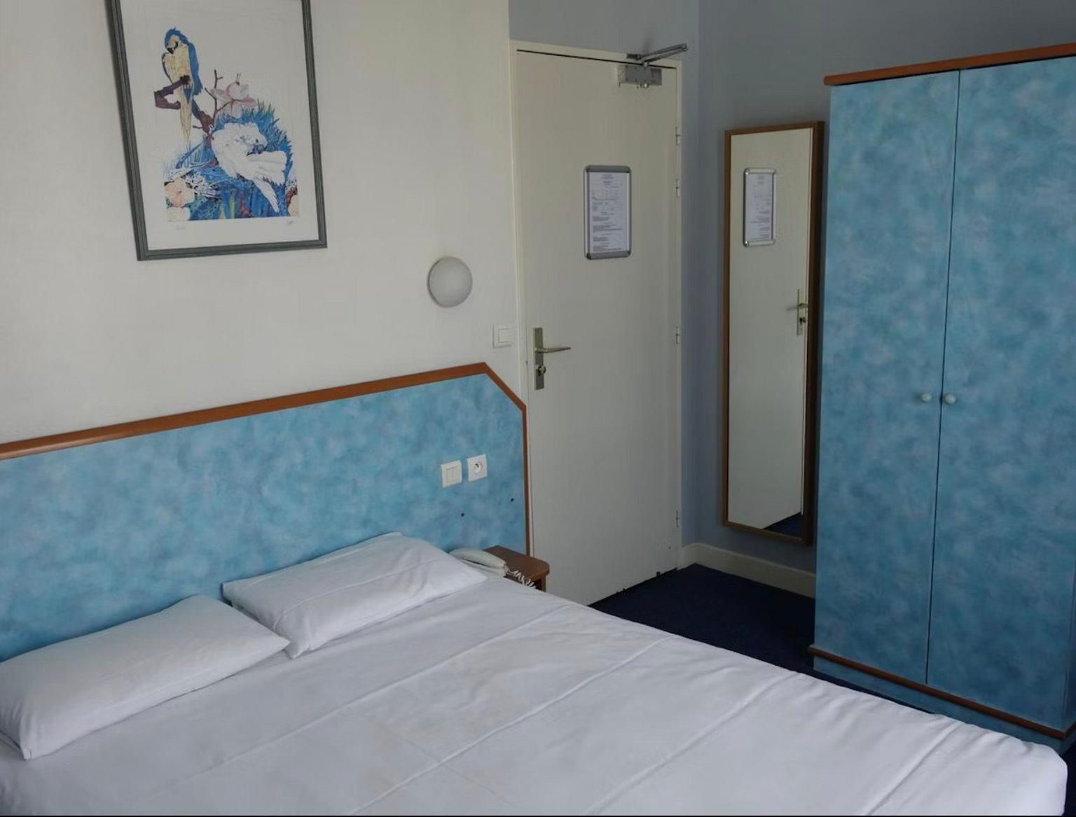 Double Bedroom (Breakfast included) - Hotel Royal Mansart 