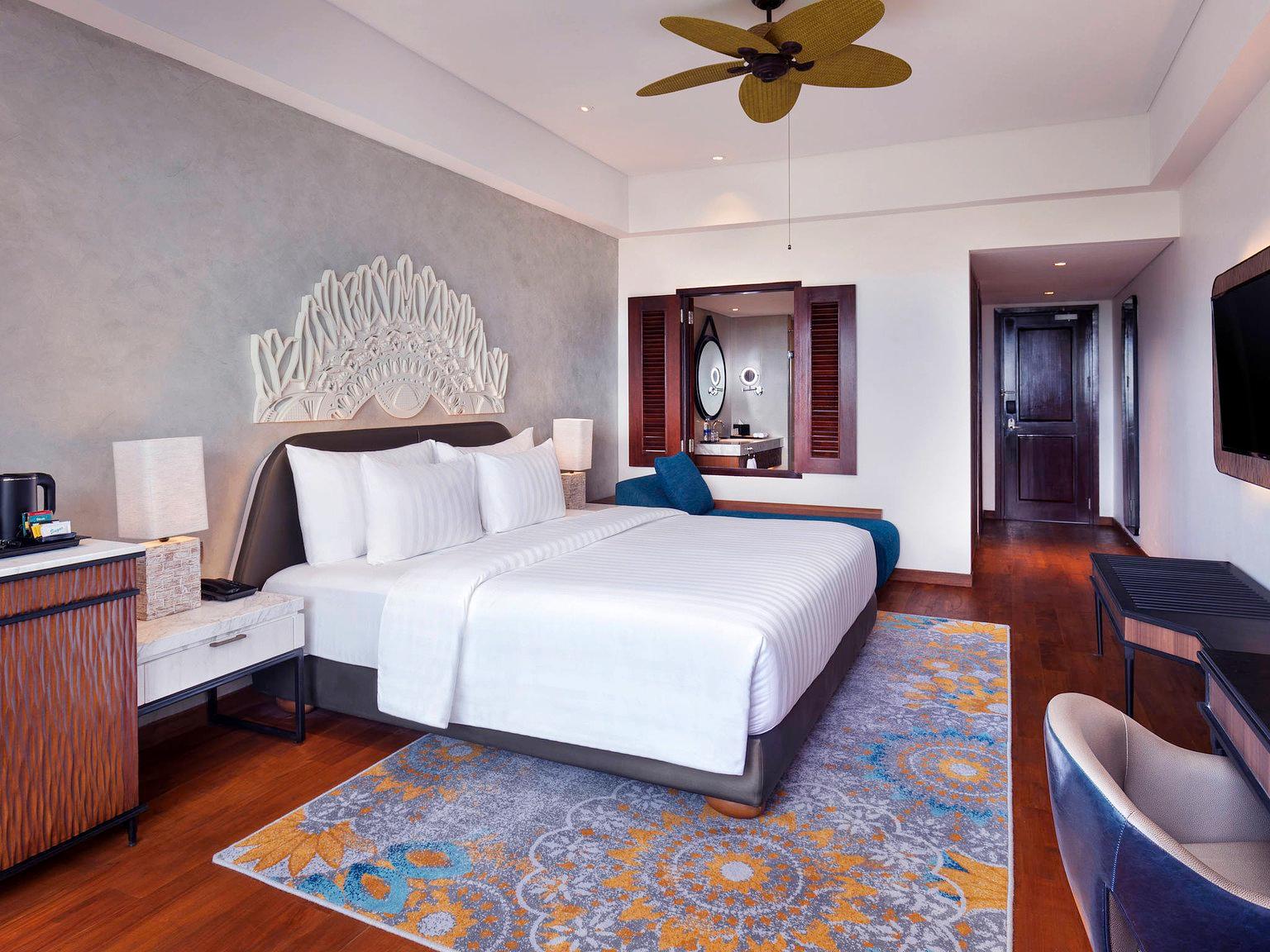 Deluxe Room King Size Bed - Grand Mercure Bali Seminyak
