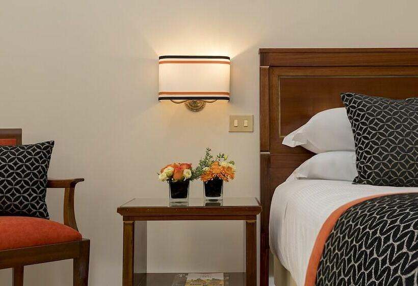 Twin Room (Breakfast included)(Minimum 2-night stay) - Bettoja Hotel Mediterraneo