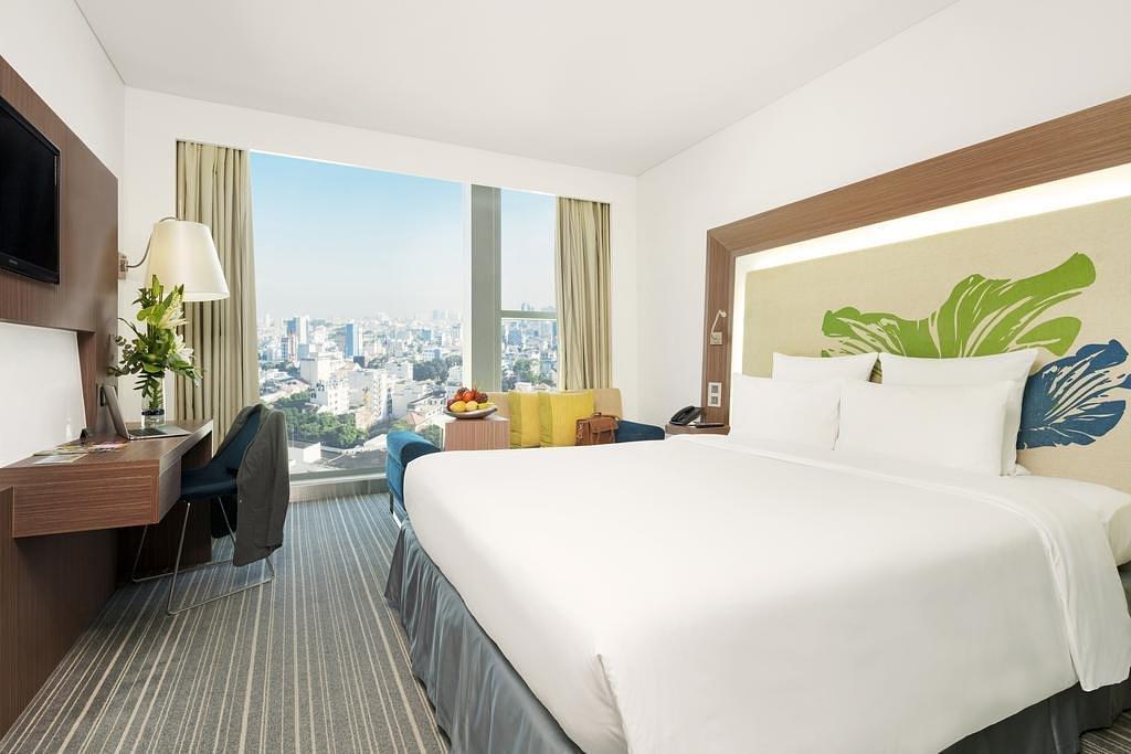 Executive King Size Bed With Late Check-Out, Premier Lounge Access - 諾富特西貢中心酒店 （Novotel Saigon Centre） / Novotel Saigon Centre