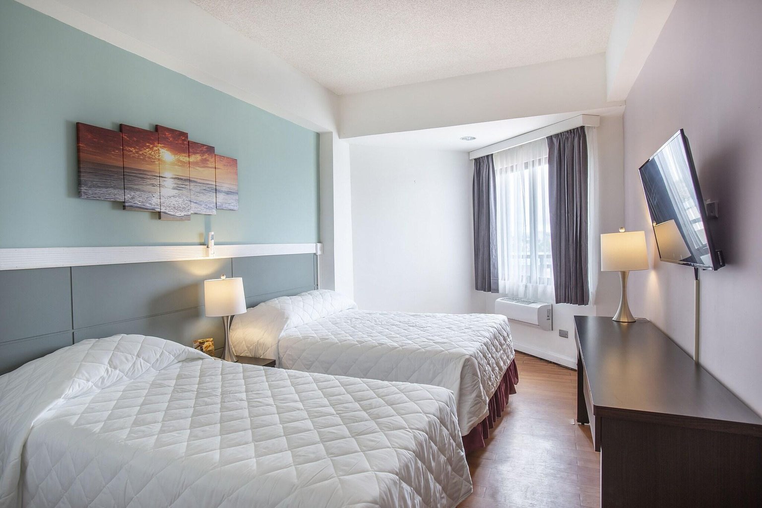 Standard Twin Room, City View (1 Twin Bed and 1 Large Twin Bed)