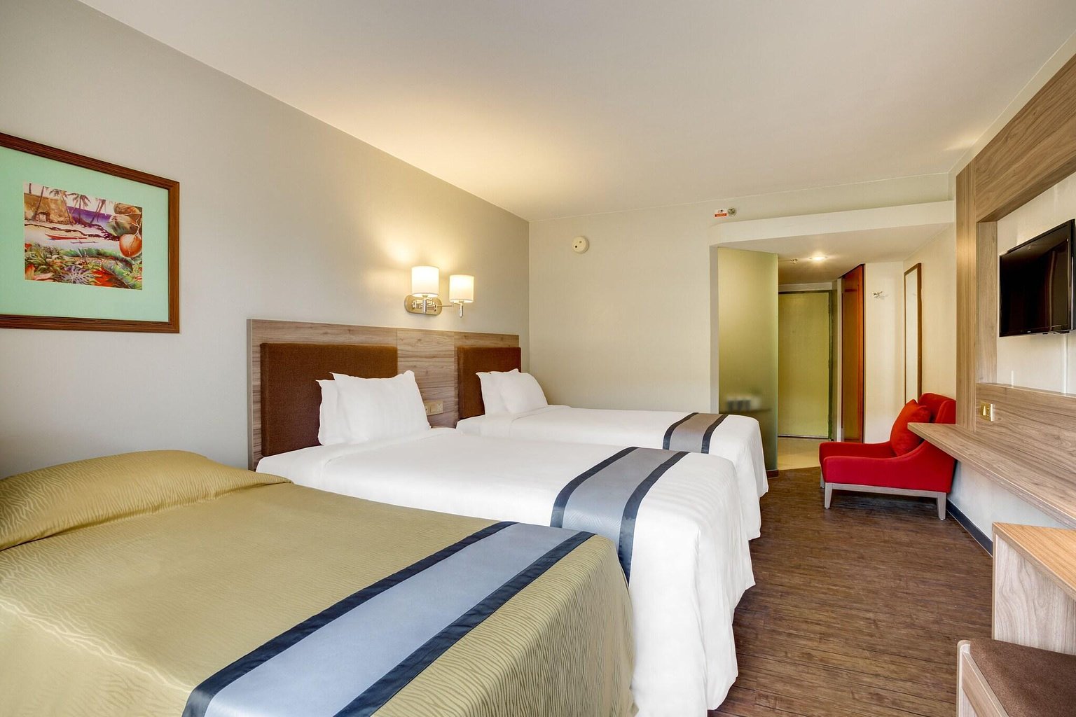 Standard Triple (2 Twin Beds and 1 Rollaway Bed)