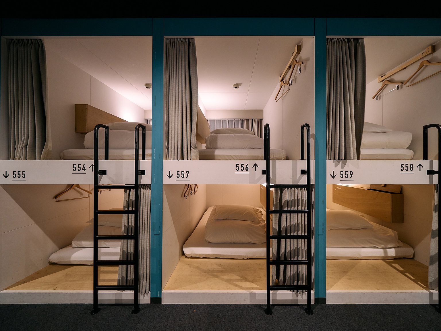 ［Men］Dormitory Bed