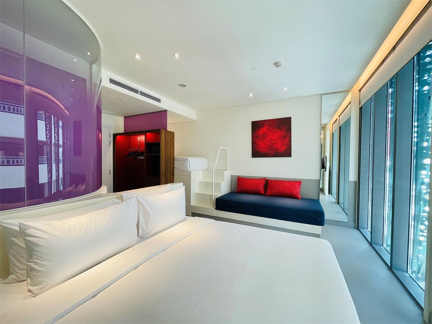 Wink Luxe Riverside (Breakfast Included)