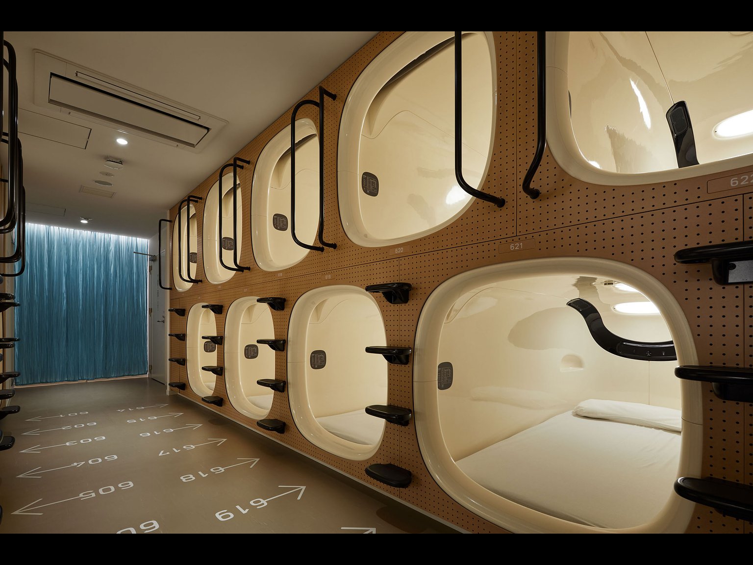 Capsule Room (Women)