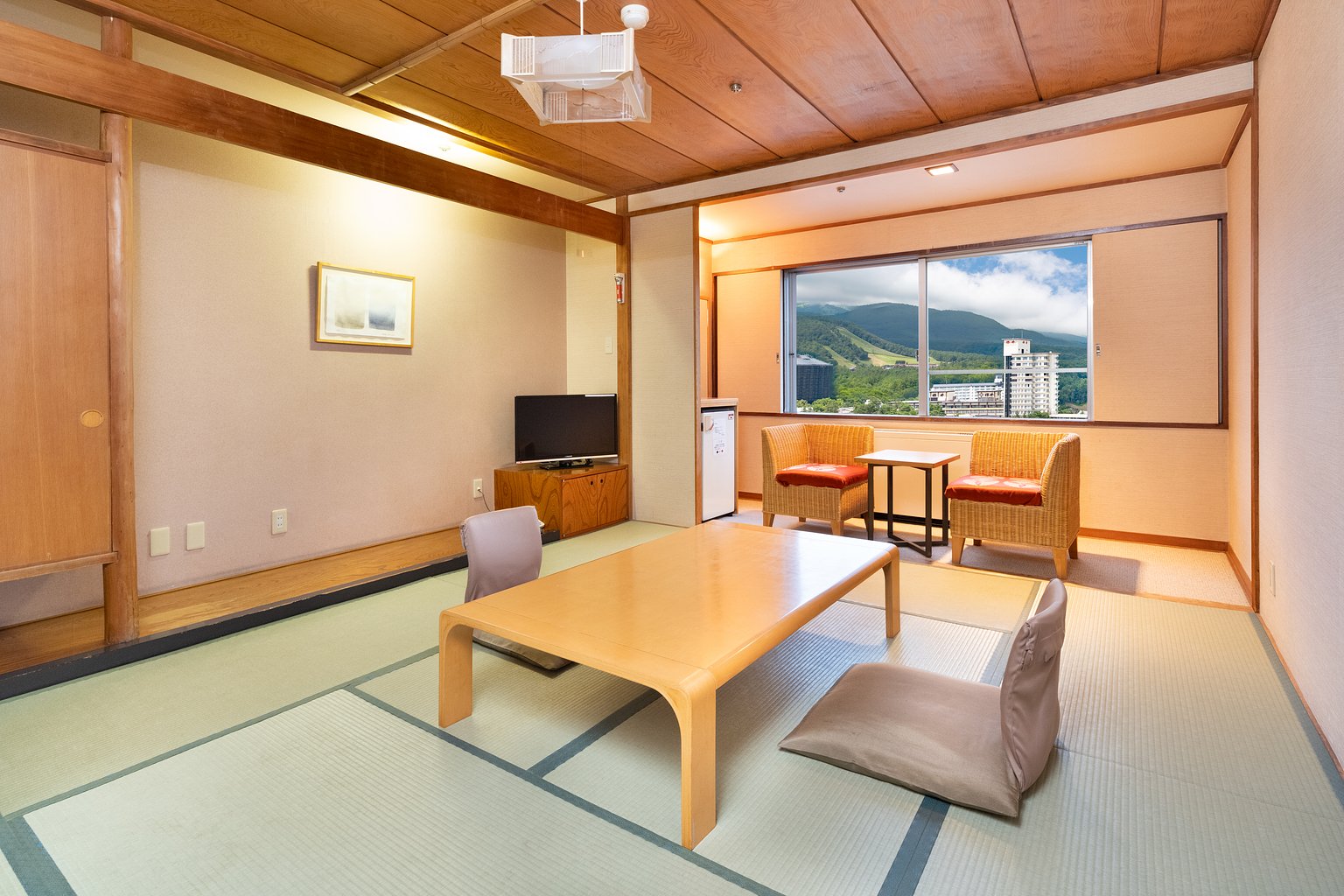 日式房間10張榻榻米（含晚餐和早餐）