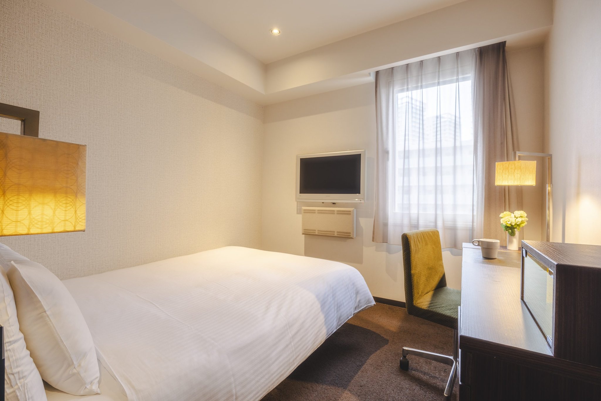 Standard Semi Double Non-Smoking