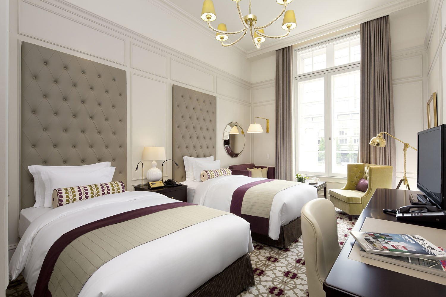 Palaceside superior twin