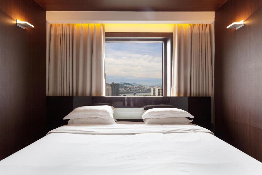 (N/A)Superior Double or Twin