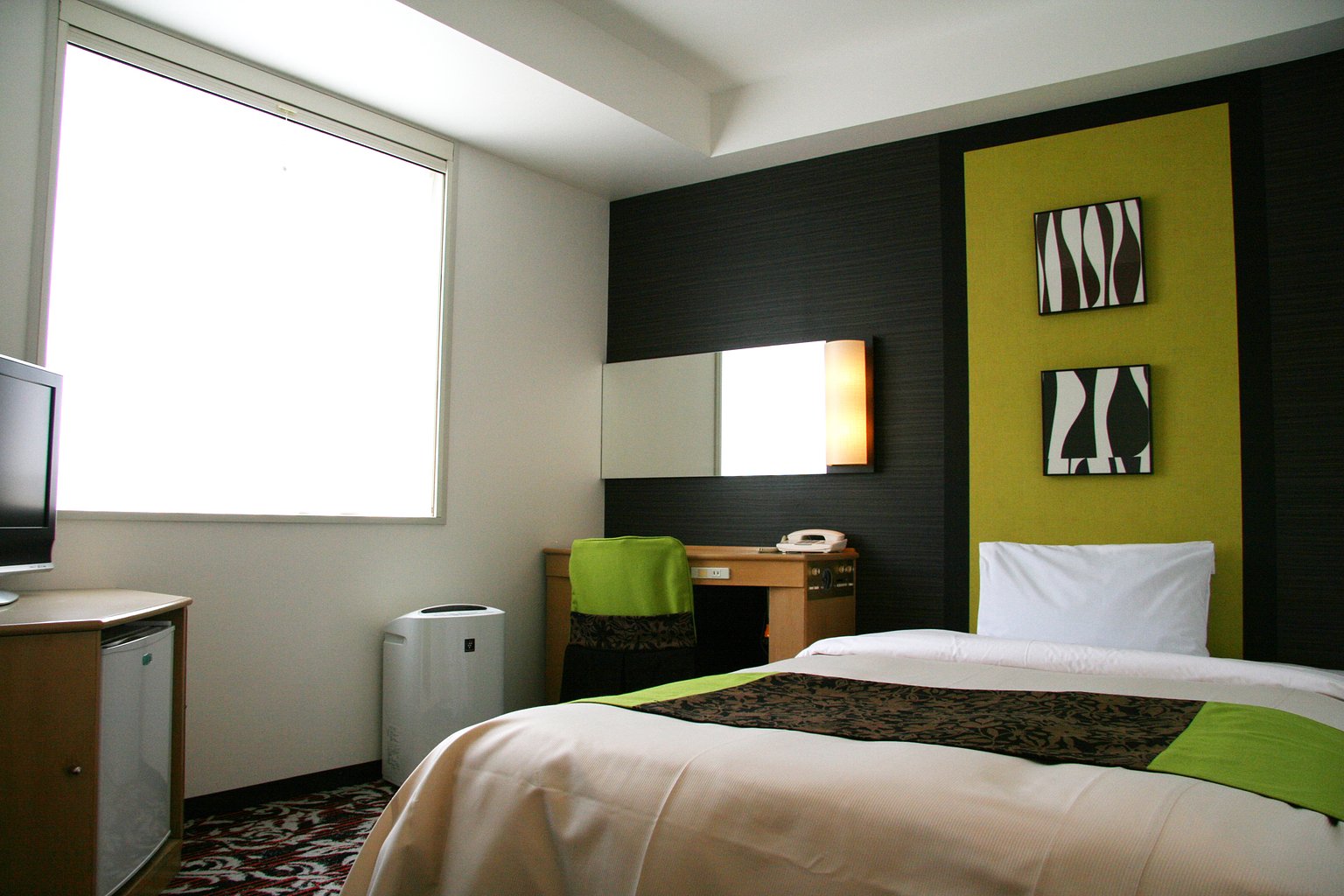 Non-Smoking Moderate Semi-Double