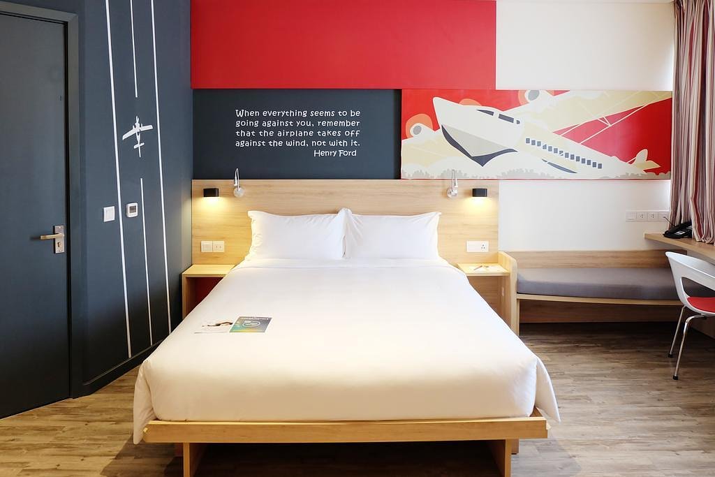 Standard Room with 1 Queen Bed