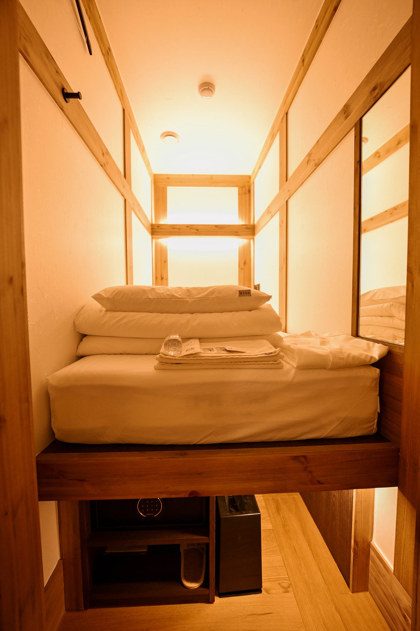 Female Dormitory Room (Breakfast included)