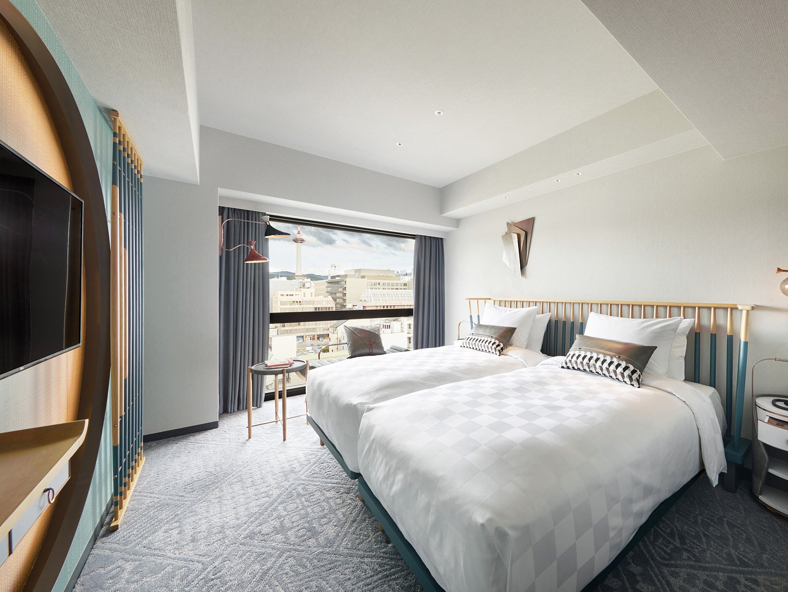 Superior Twin (with bathtub)