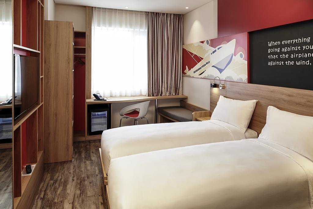 Standard Room with Twin Beds