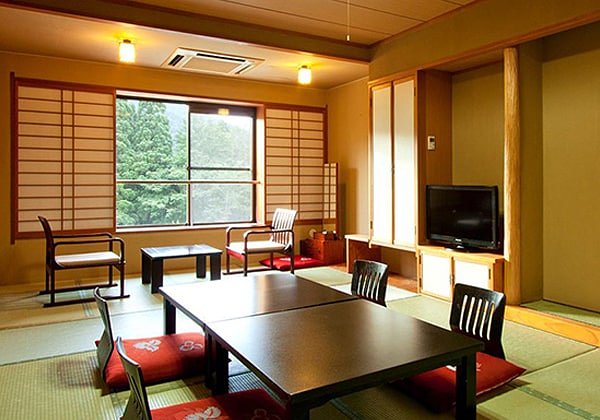 Japanese-style room 10 tatami mats (dinner and breakfast included)