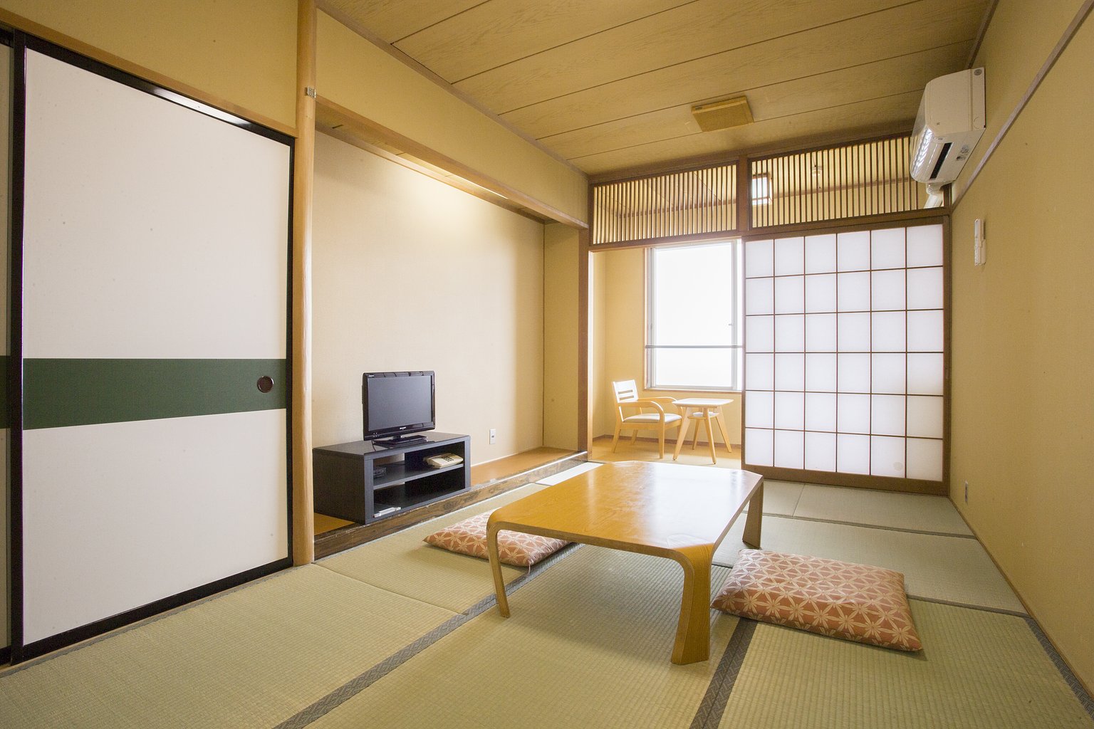 Japanese-style (shared bathroom)