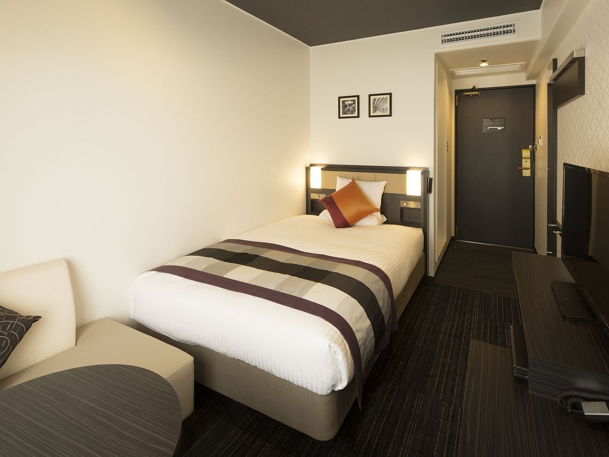 Standard Semi-Double Non-Smoking