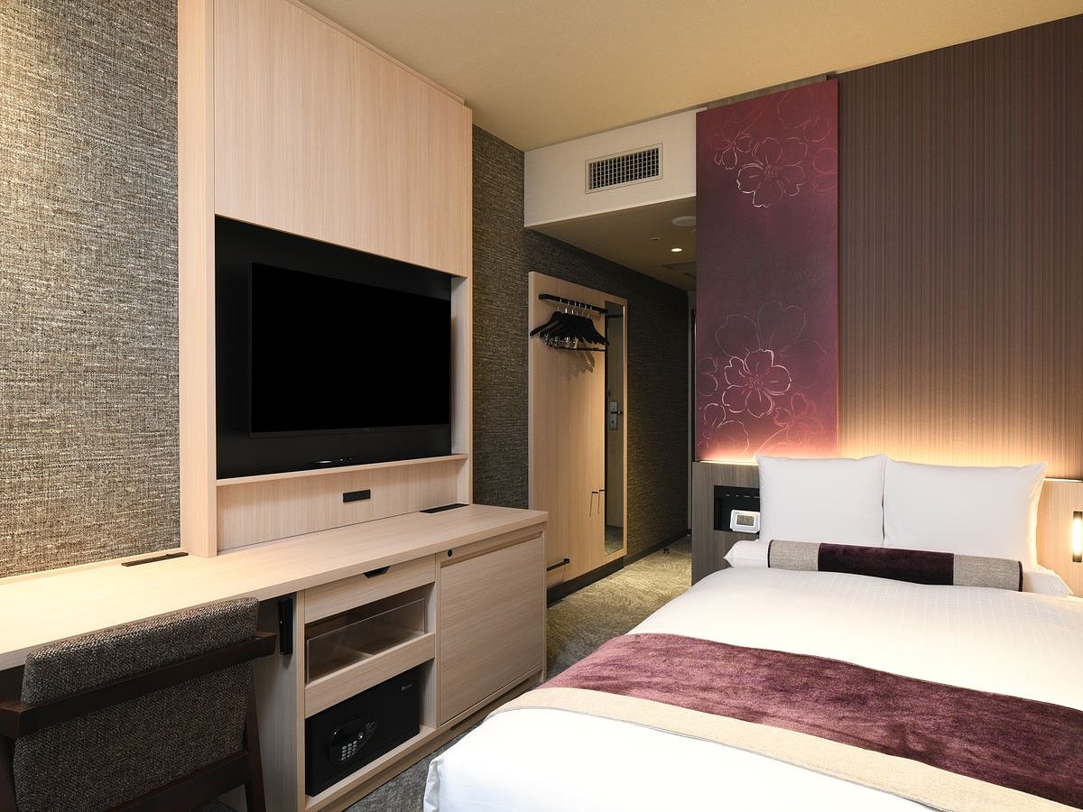 Standard Semi-Double Non-Smoking