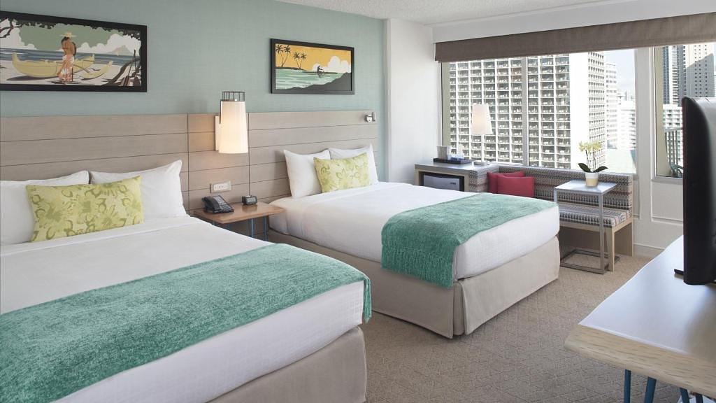 City View Balcony, Queen Queen